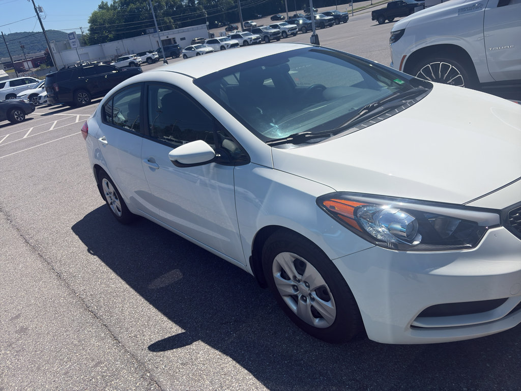 Used 2016 Kia Forte LX FWD image 2