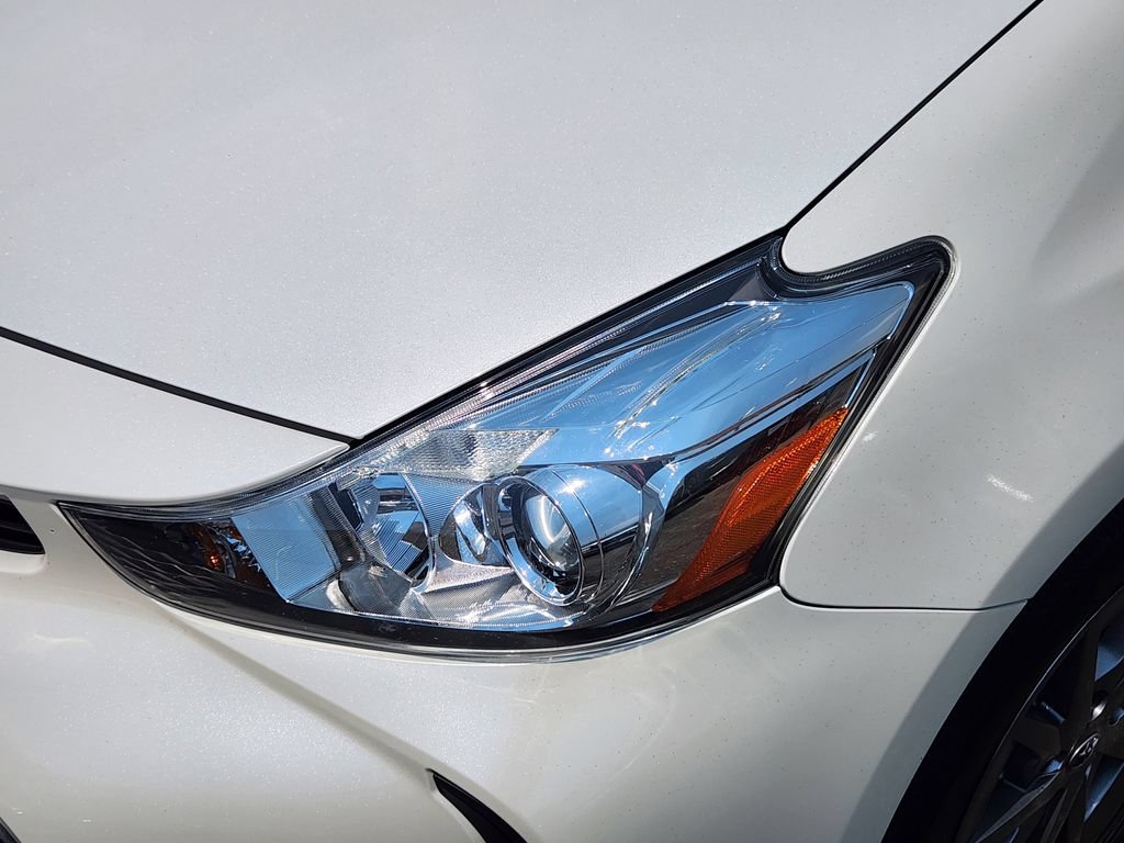 Used 2016 Toyota Prius V Three FWD image 11
