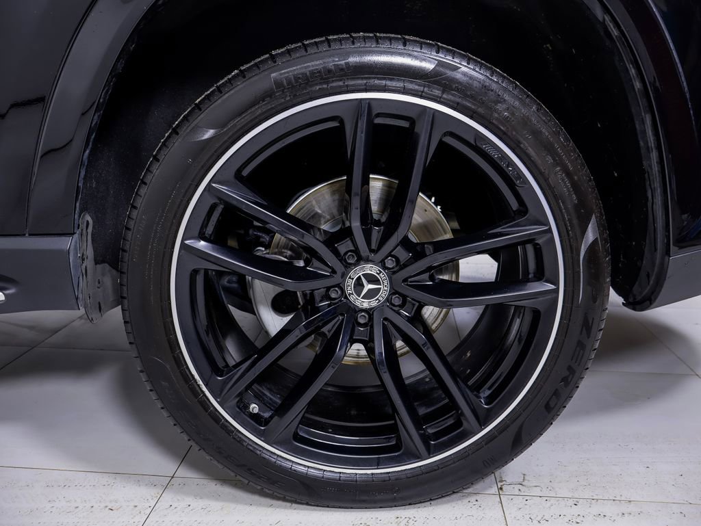 Used 2024 Mercedes-Benz GLS 580 4MATIC image 29