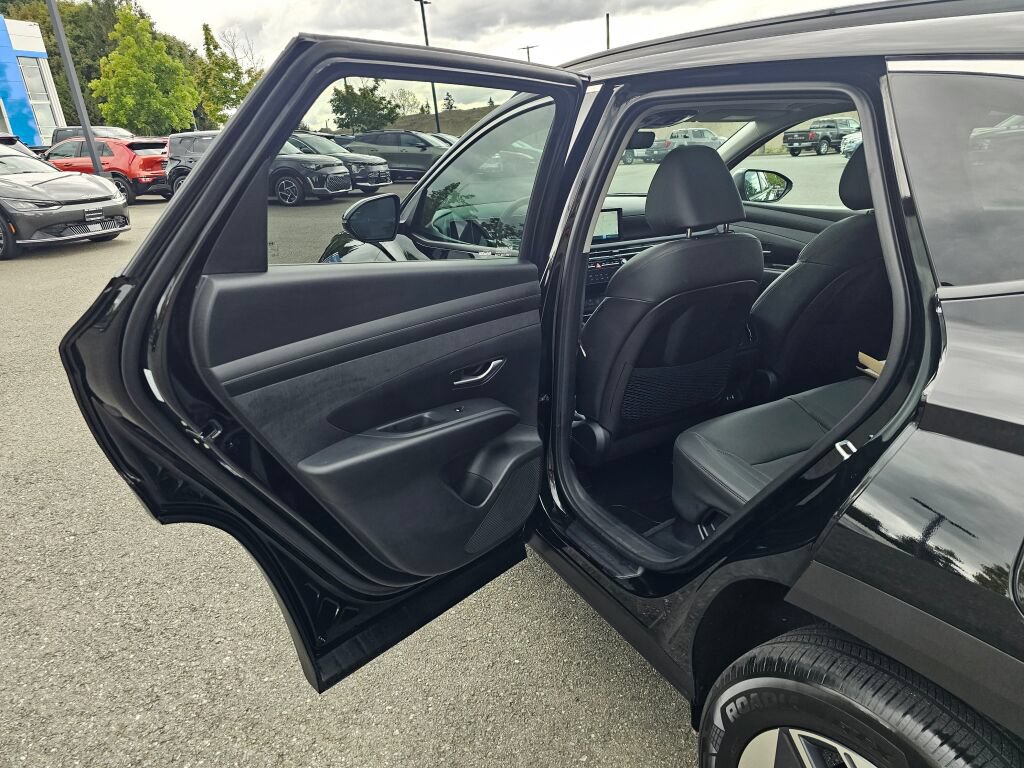 Used 2025 Hyundai Tucson SEL AWD/4WD image 24