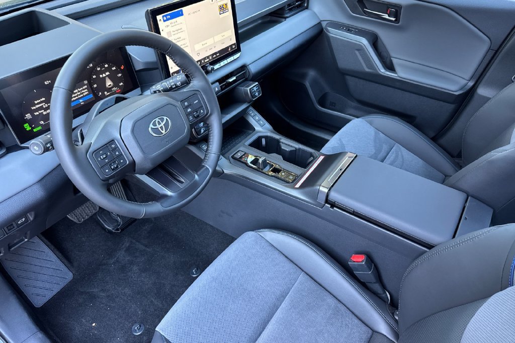 New 2026 Toyota RAV4 XSE w/ Panoramic Sun Roof Package AWD/4WD image 7