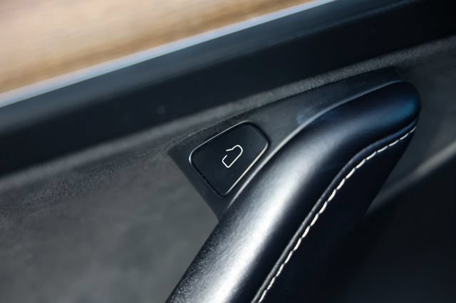 Used 2023 Tesla Model 3 Standard Range RWD image 38