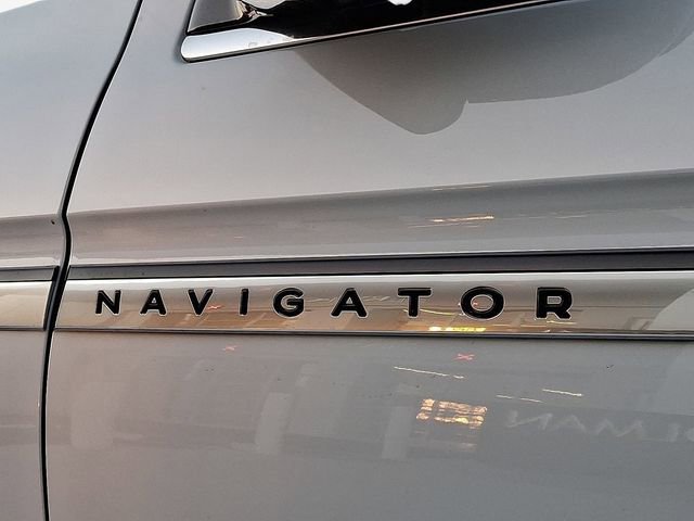 New 2025 Lincoln Navigator Reserve image 21