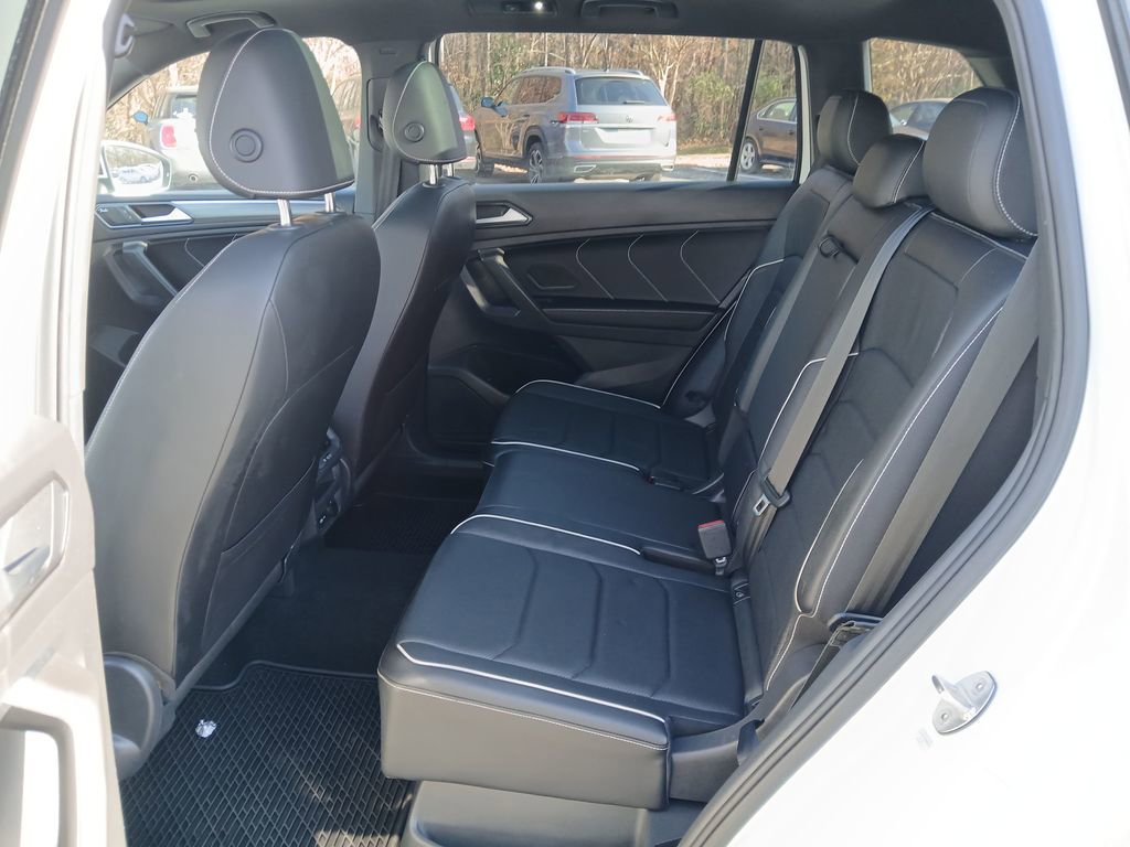 Used 2022 Volkswagen Tiguan SEL R-Line image 26