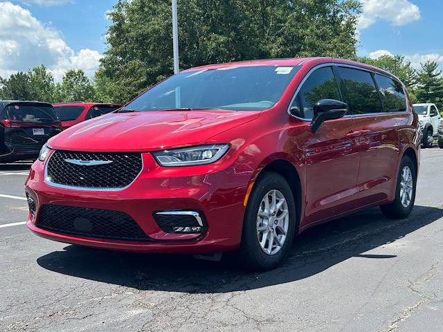 New 2025 Chrysler Pacifica Select image 8