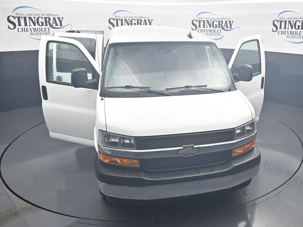 Used 2025 Chevrolet Express 3500 LT w/ LT Preferred Equipment Group RWD image 34