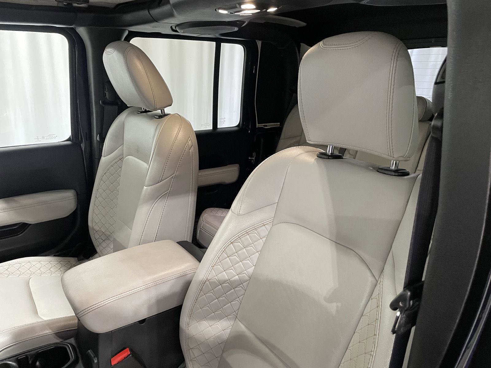 Used 2022 Jeep Gladiator Overland image 18