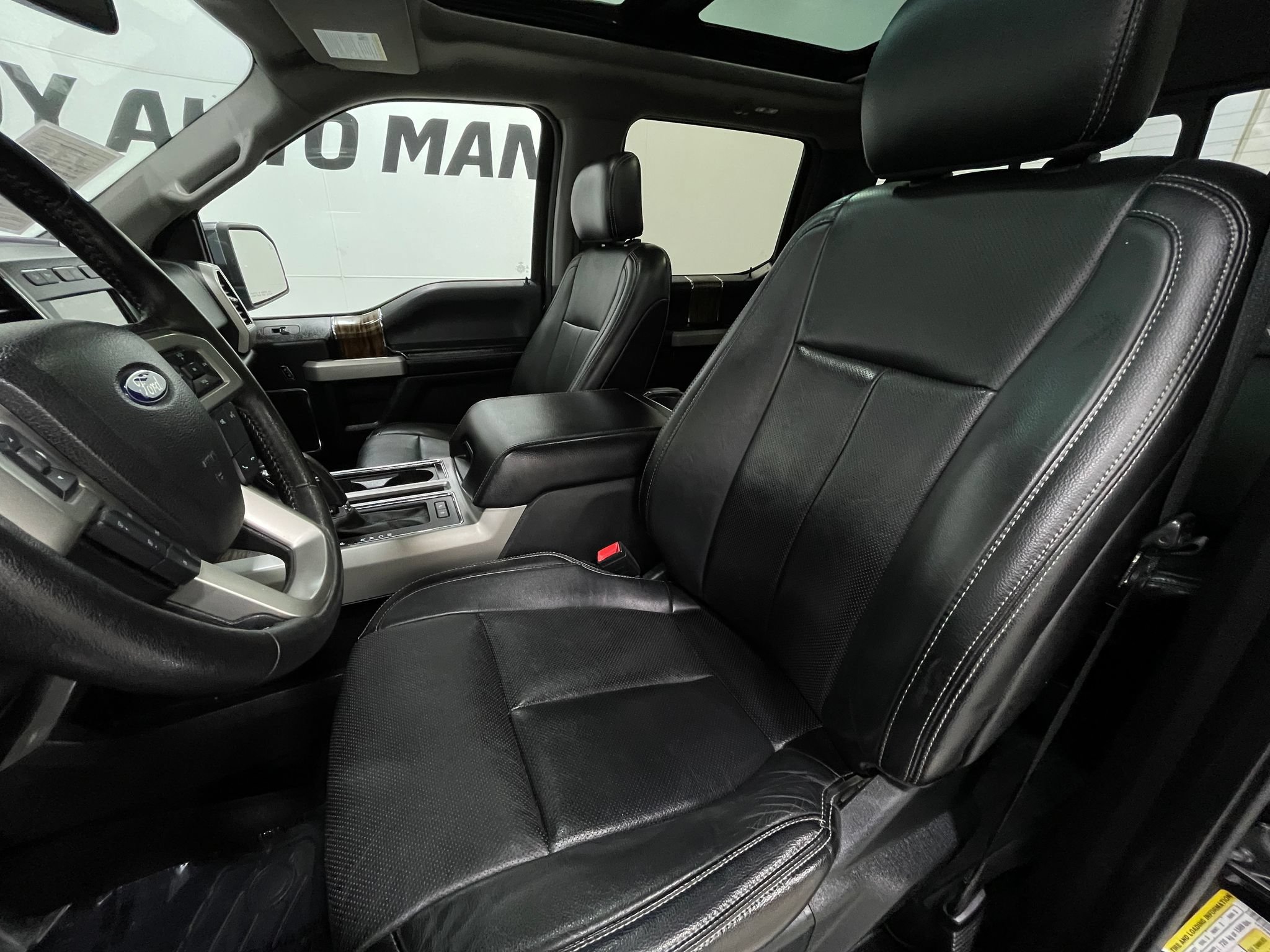 Used 2018 Ford F150 Lariat w/ Equipment Group 502A Luxury AWD/4WD image 14