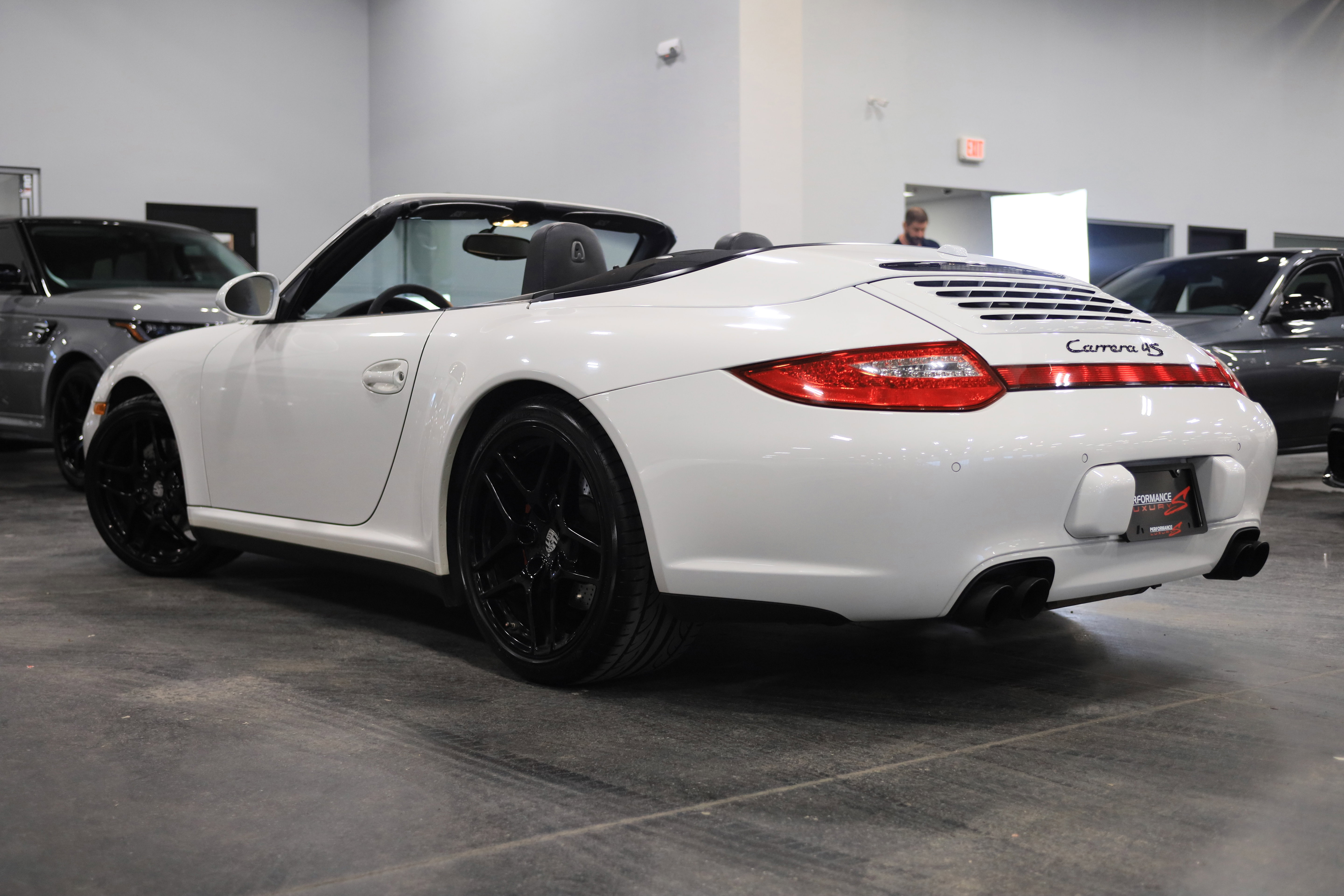 Used 2010 Porsche 911 Carrera 4S image 4