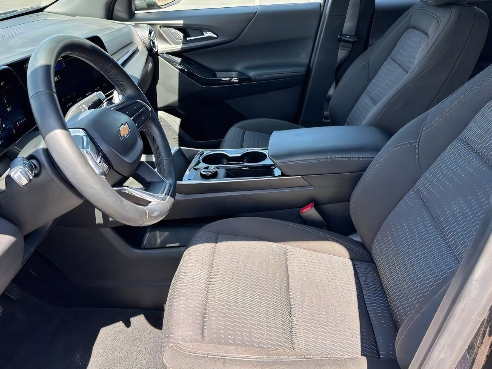Used 2026 Chevrolet Equinox LT AWD/4WD image 21