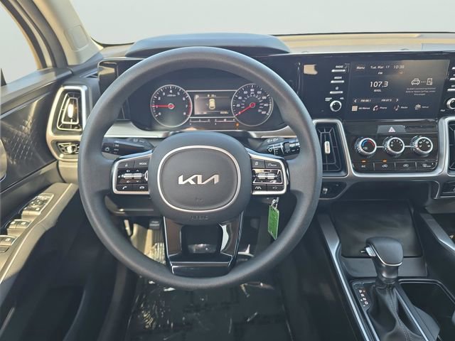 Used 2022 Kia Sorento LX image 9