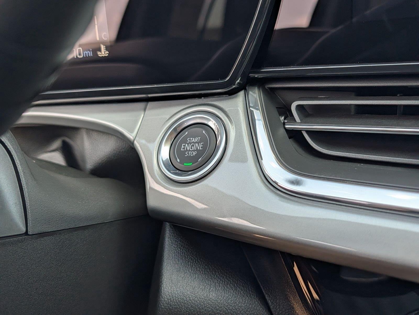 New 2026 Chevrolet Trax LT w/ Sunroof Package FWD image 18