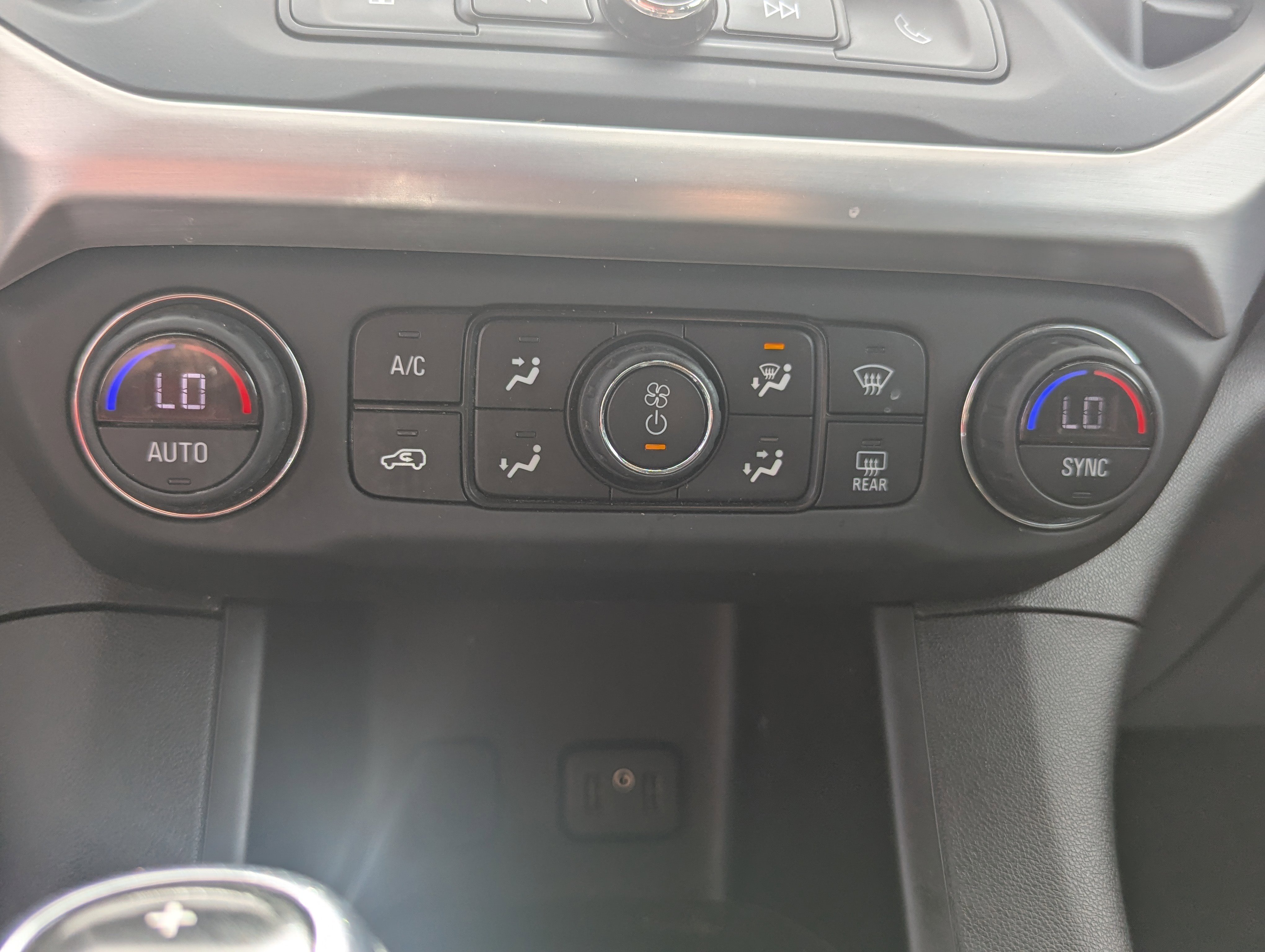 Used 2019 GMC Acadia SLE image 25