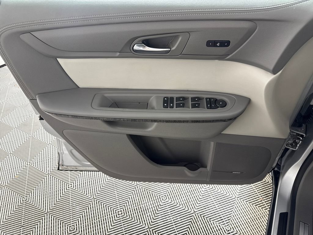 Used 2017 GMC Acadia Limited SLT image 10