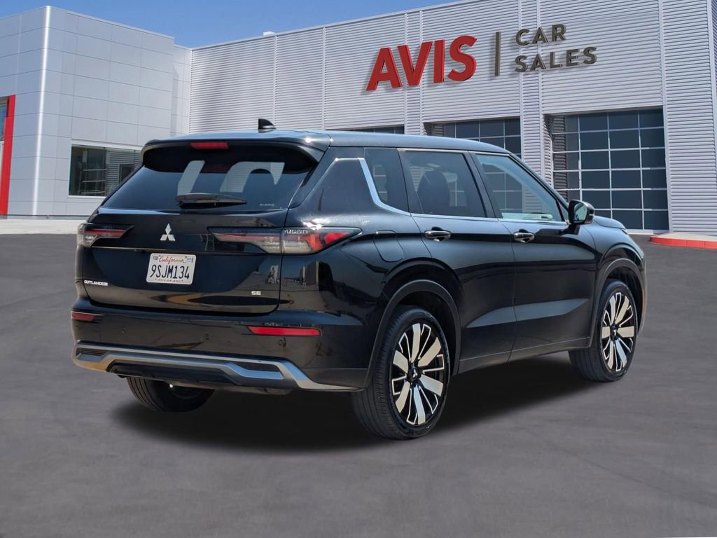 Used 2025 Mitsubishi Outlander SE AWD/4WD image 6