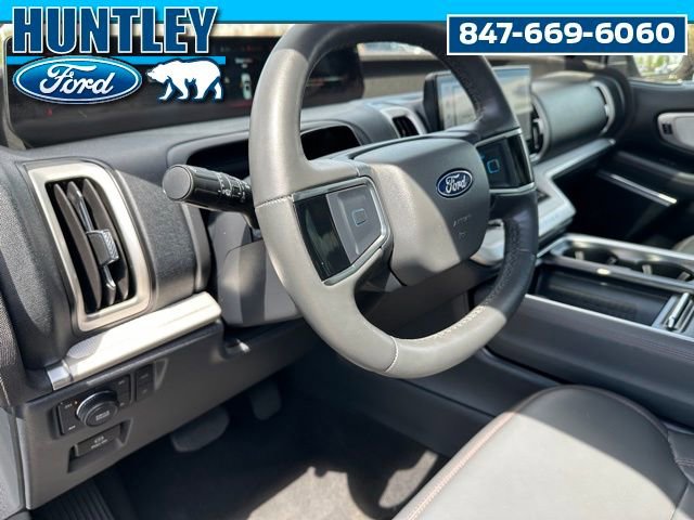 Used 2025 Ford Expedition Active AWD/4WD image 27