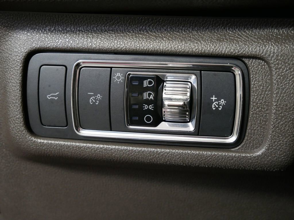 Used 2020 Lincoln Corsair AWD w/ Equipment Group 101A image 19