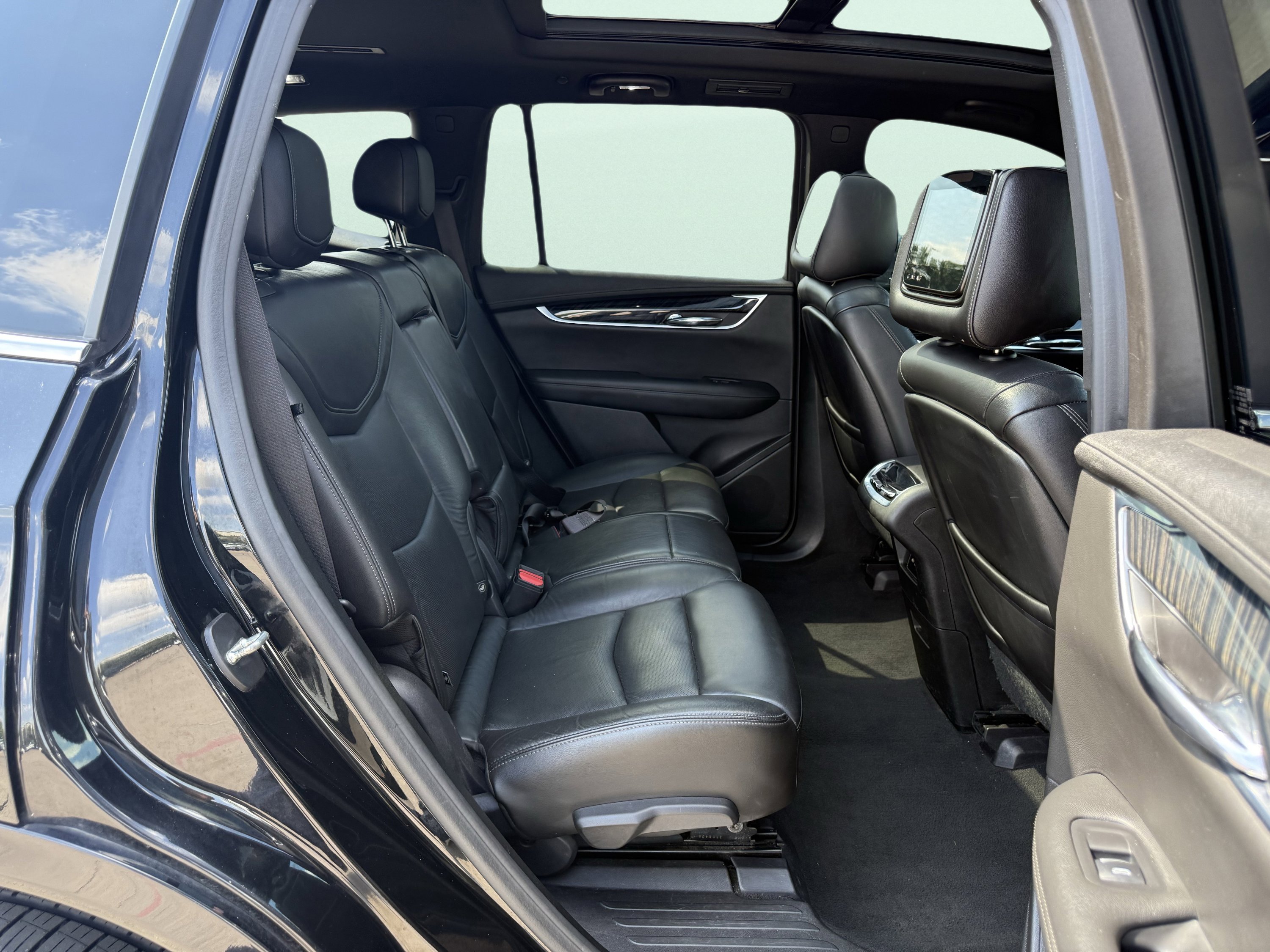 Used 2020 Cadillac XT6 Premium Luxury image 48