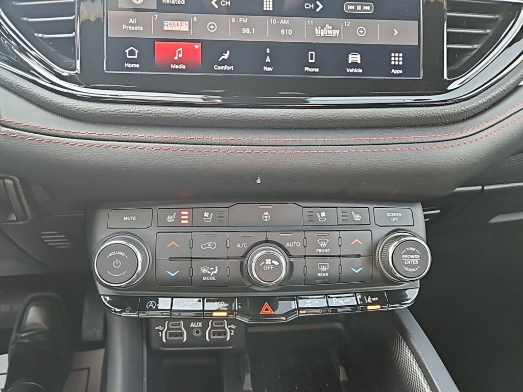 Used 2025 Dodge Durango GT image 26