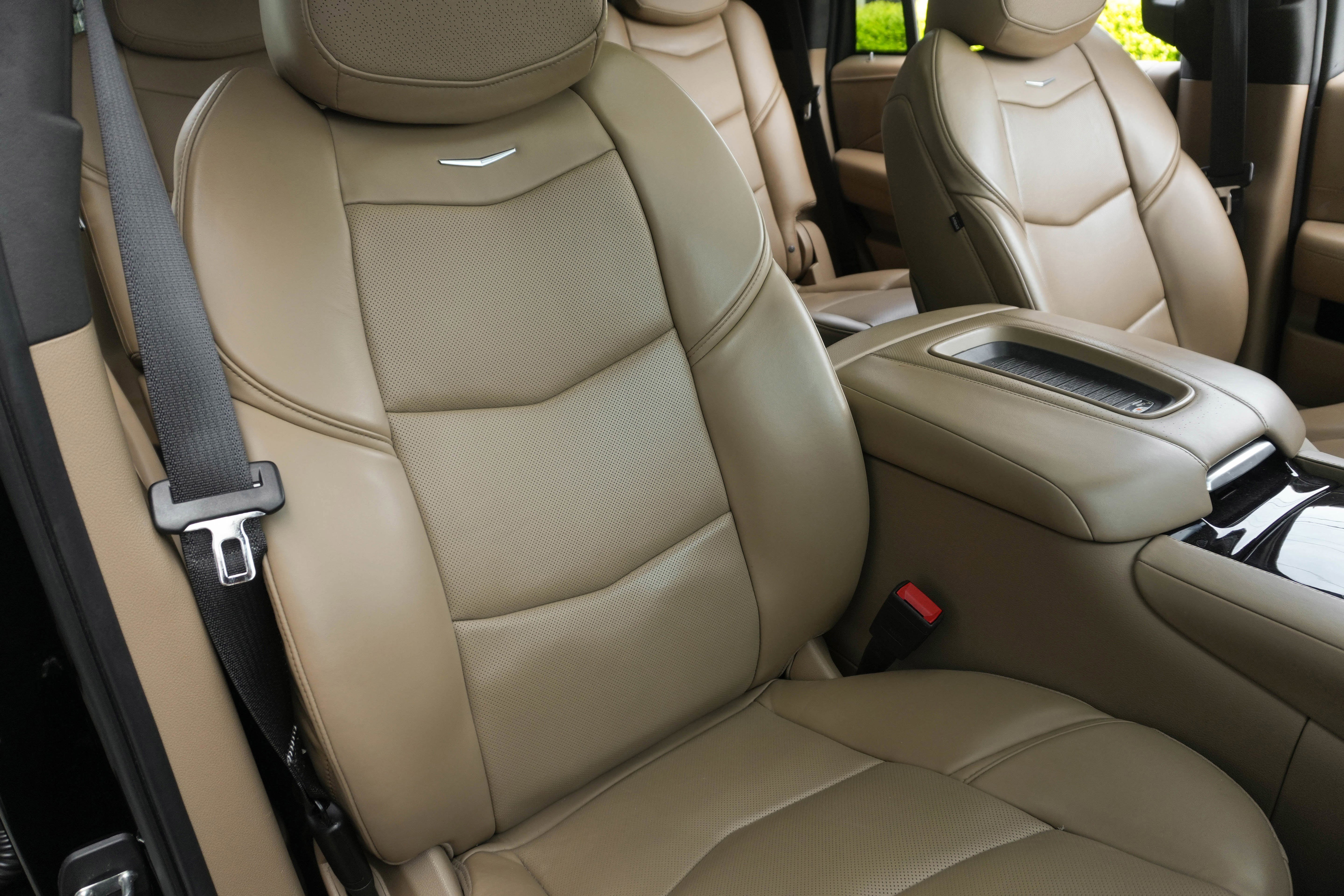 Used 2020 Cadillac Escalade Platinum AWD/4WD image 11