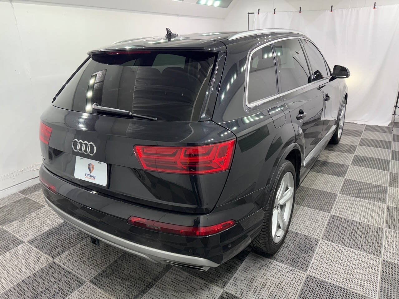 Used 2019 Audi Q7 3.0T Prestige AWD/4WD image 5