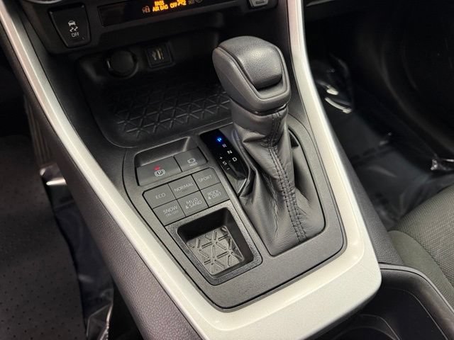 Certified 2025 Toyota RAV4 XLE AWD/4WD image 16