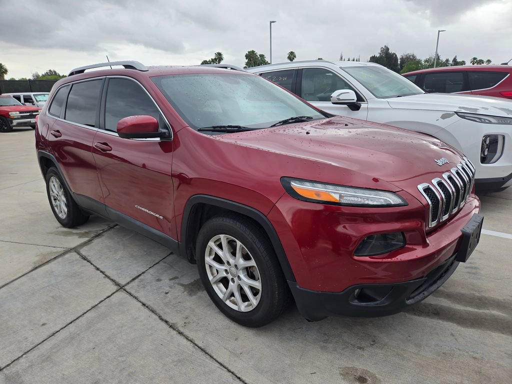Used 2017 Jeep Cherokee Latitude image 1