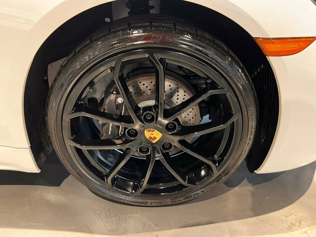 Used 2025 Porsche 718 Cayman w/ Sport Chrono Package image 12