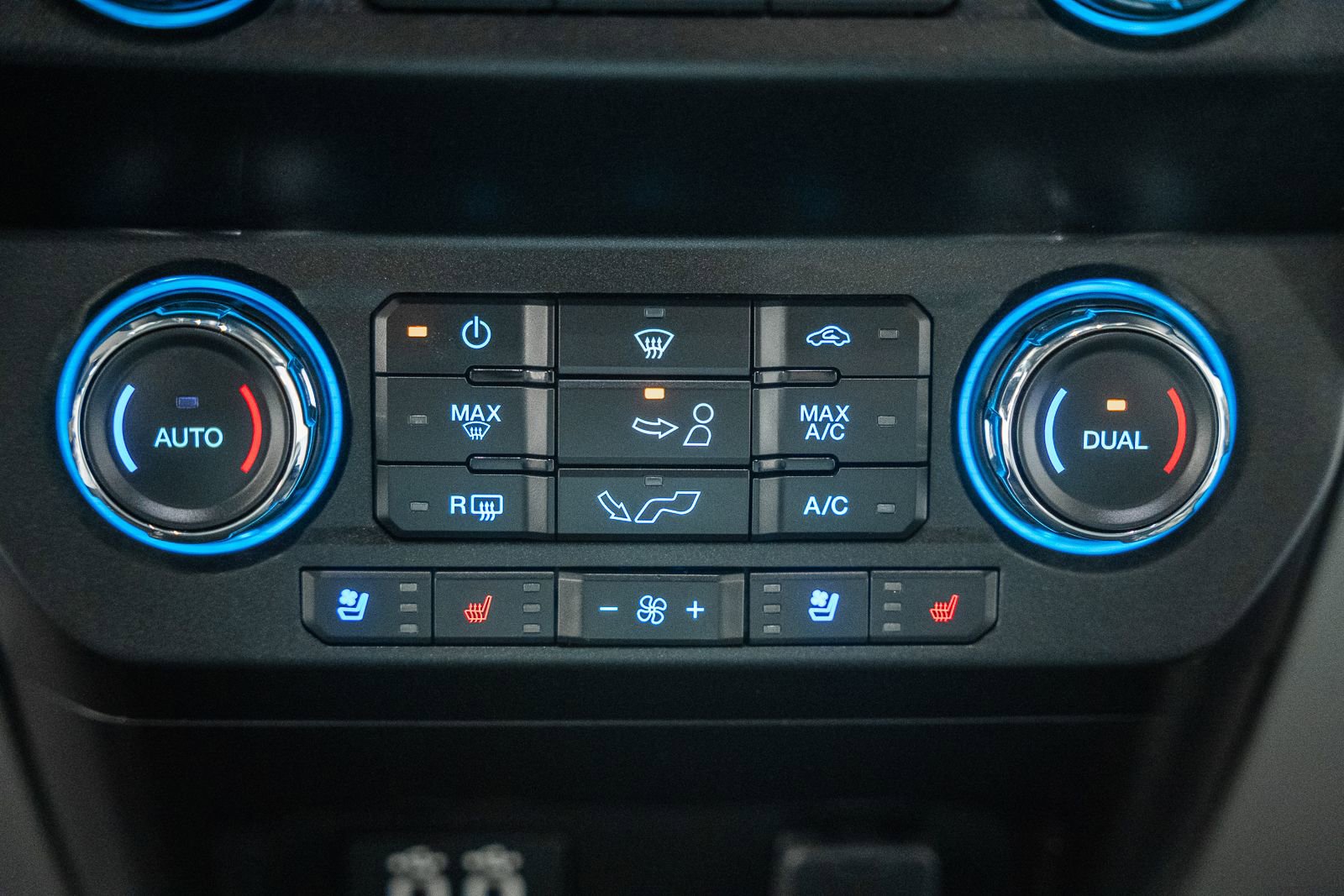 Used 2020 Ford F150 Lariat image 33