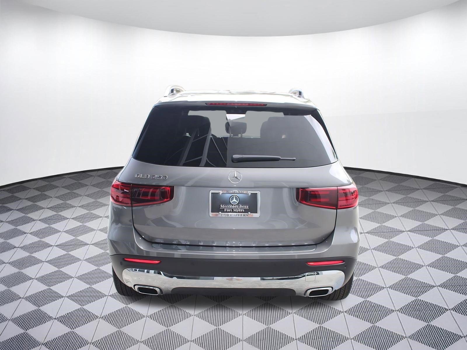 New 2026 Mercedes-Benz GLB 250 image 10