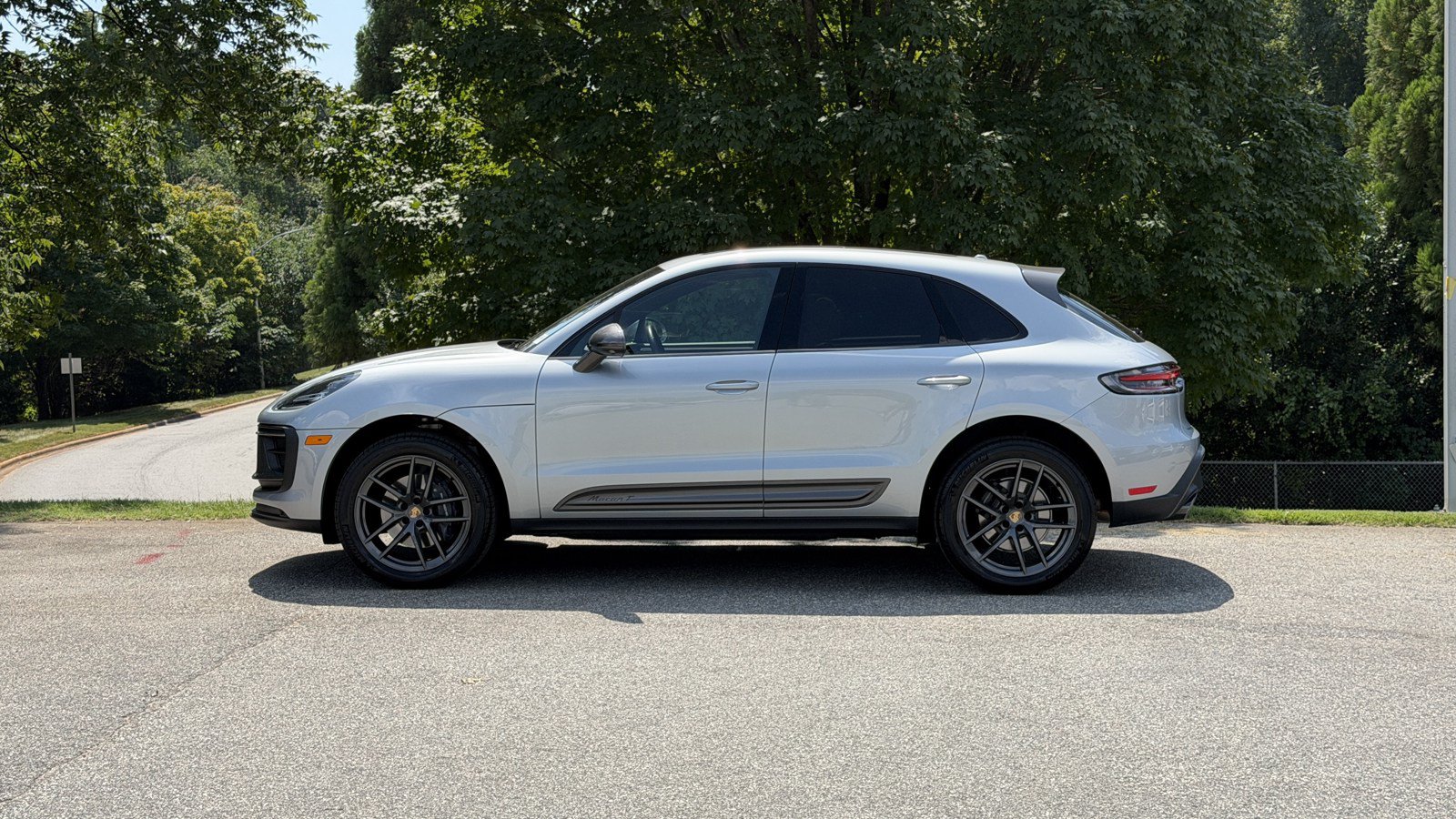 Certified 2026 Porsche Macan Turbo AWD/4WD image 2