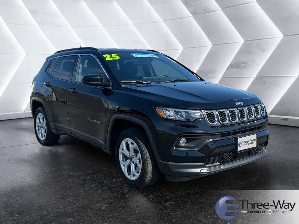 Used 2025 Jeep Compass Latitude image 7