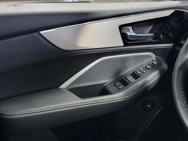Used 2025 Acura MDX SH-AWD image 22
