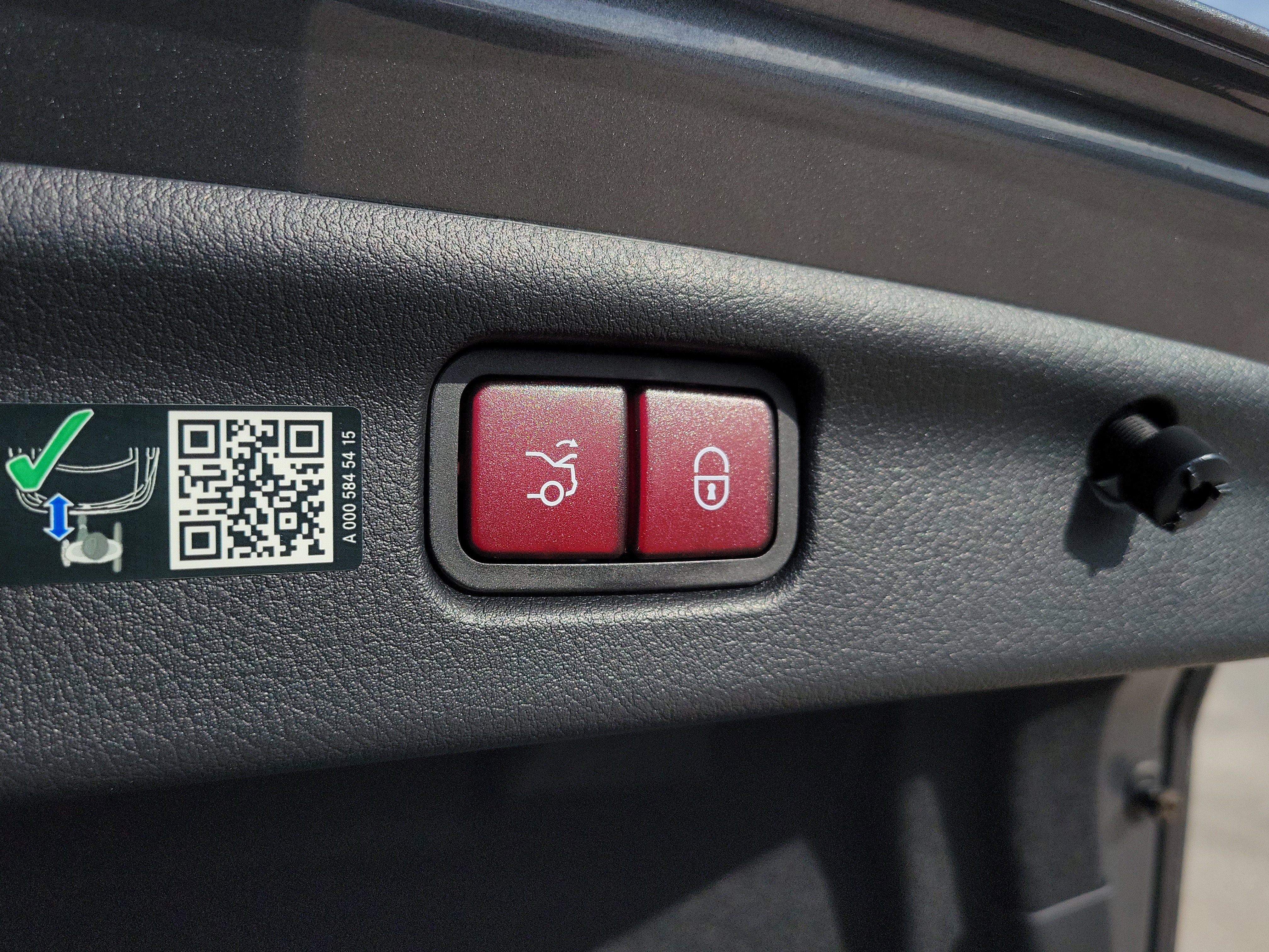 Certified 2025 Mercedes-Benz C 300 Sedan image 9