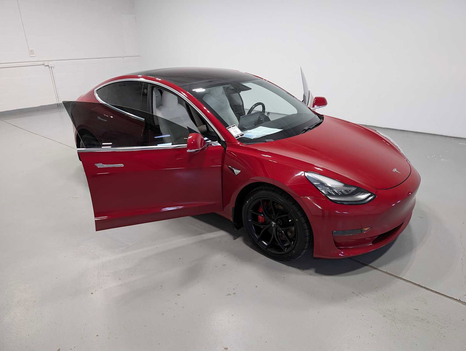 Used 2018 Tesla Model 3 Long Range image 16