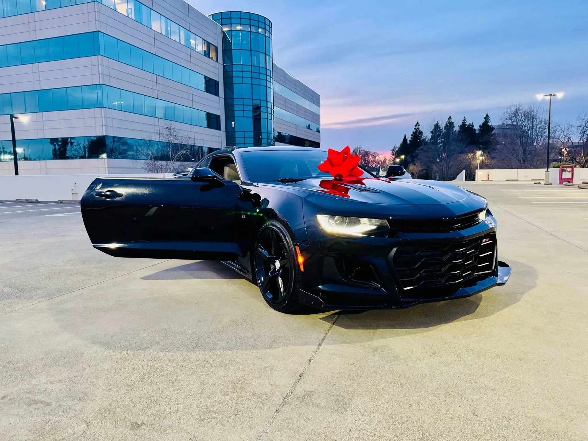 Used 2017 Chevrolet Camaro SS image 29