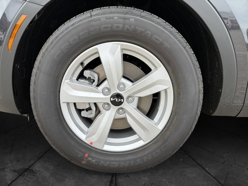 Used 2026 Kia Sorento LX FWD image 14