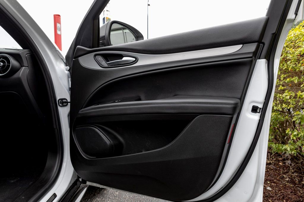 Used 2024 Alfa Romeo Stelvio Veloce image 35