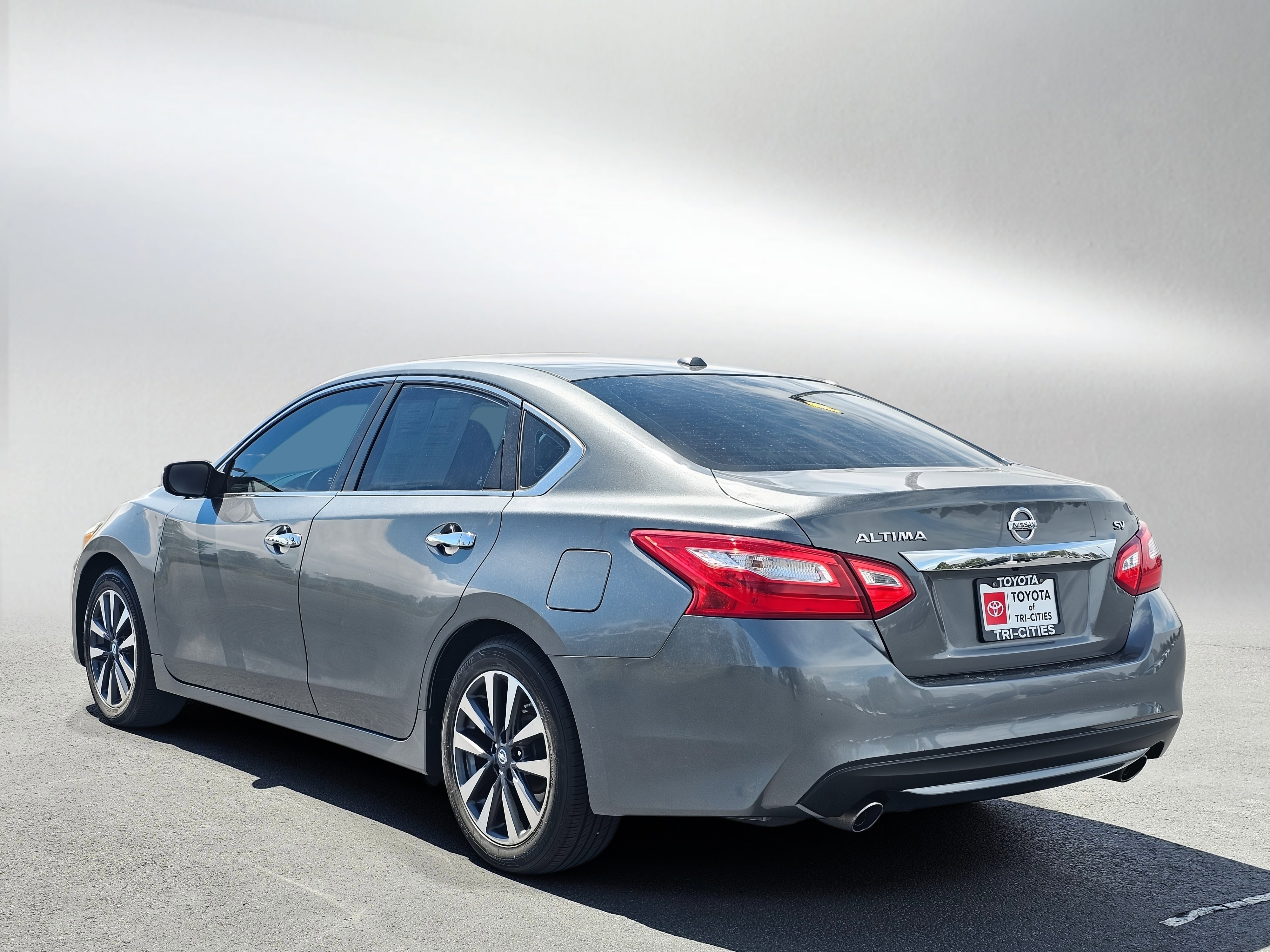 Used 2017 Nissan Altima 2.5 SV FWD image 3