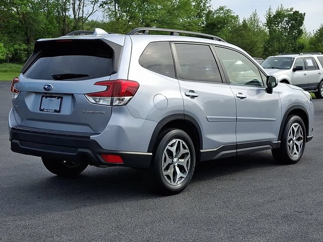 Used 2023 Subaru Forester Premium AWD/4WD image 9