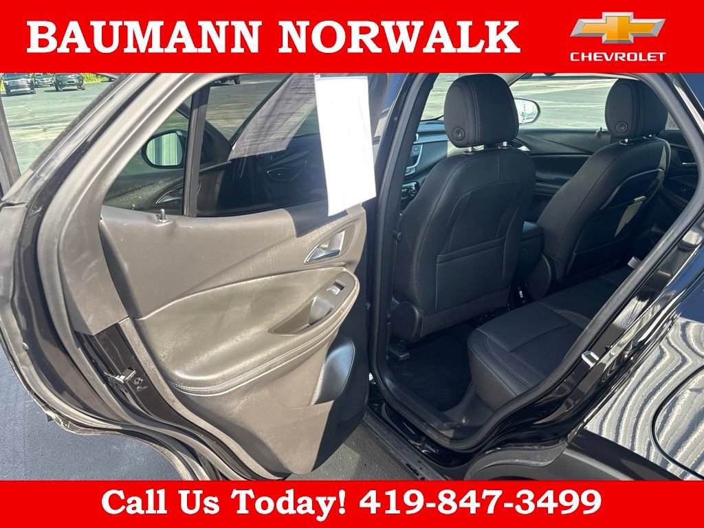Used 2023 Buick Encore GX Select FWD image 36