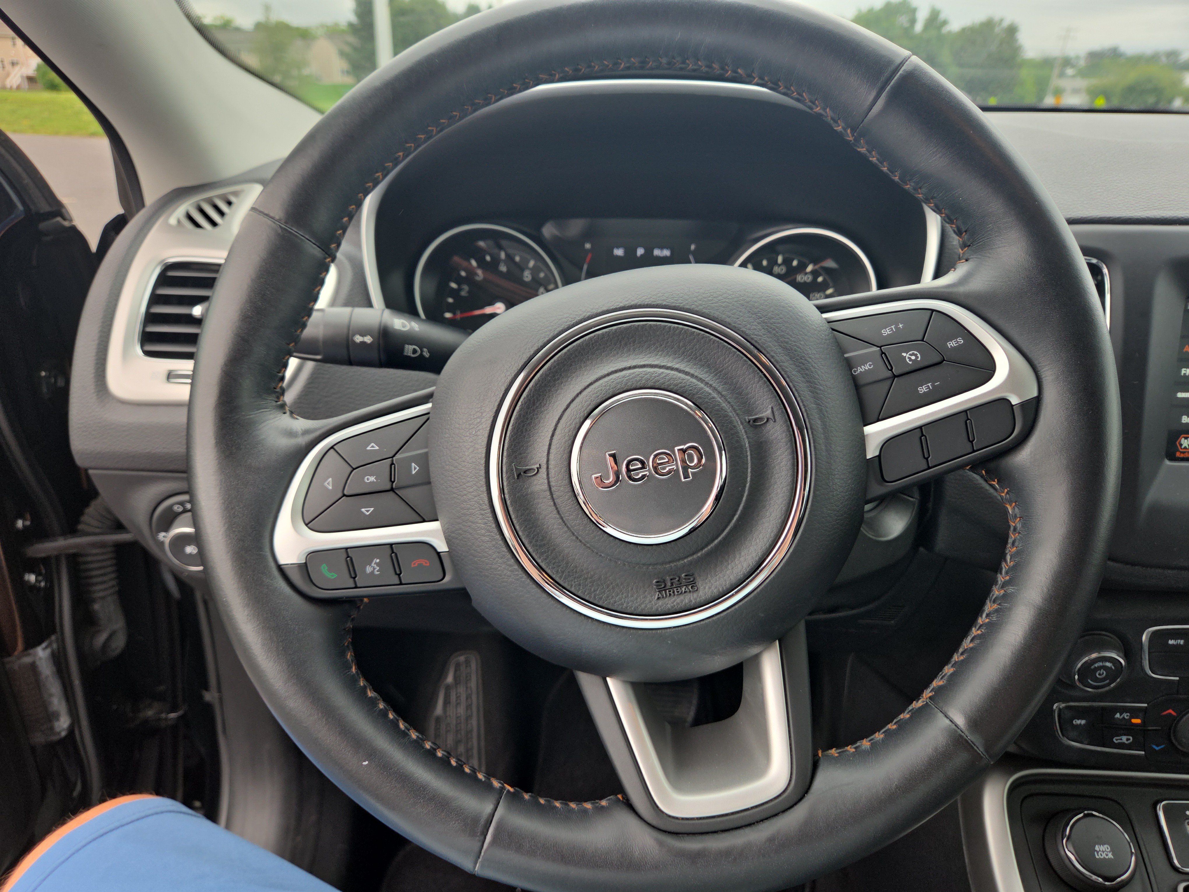 Used 2019 Jeep Compass Latitude w/ Cold Weather Group AWD/4WD image 2