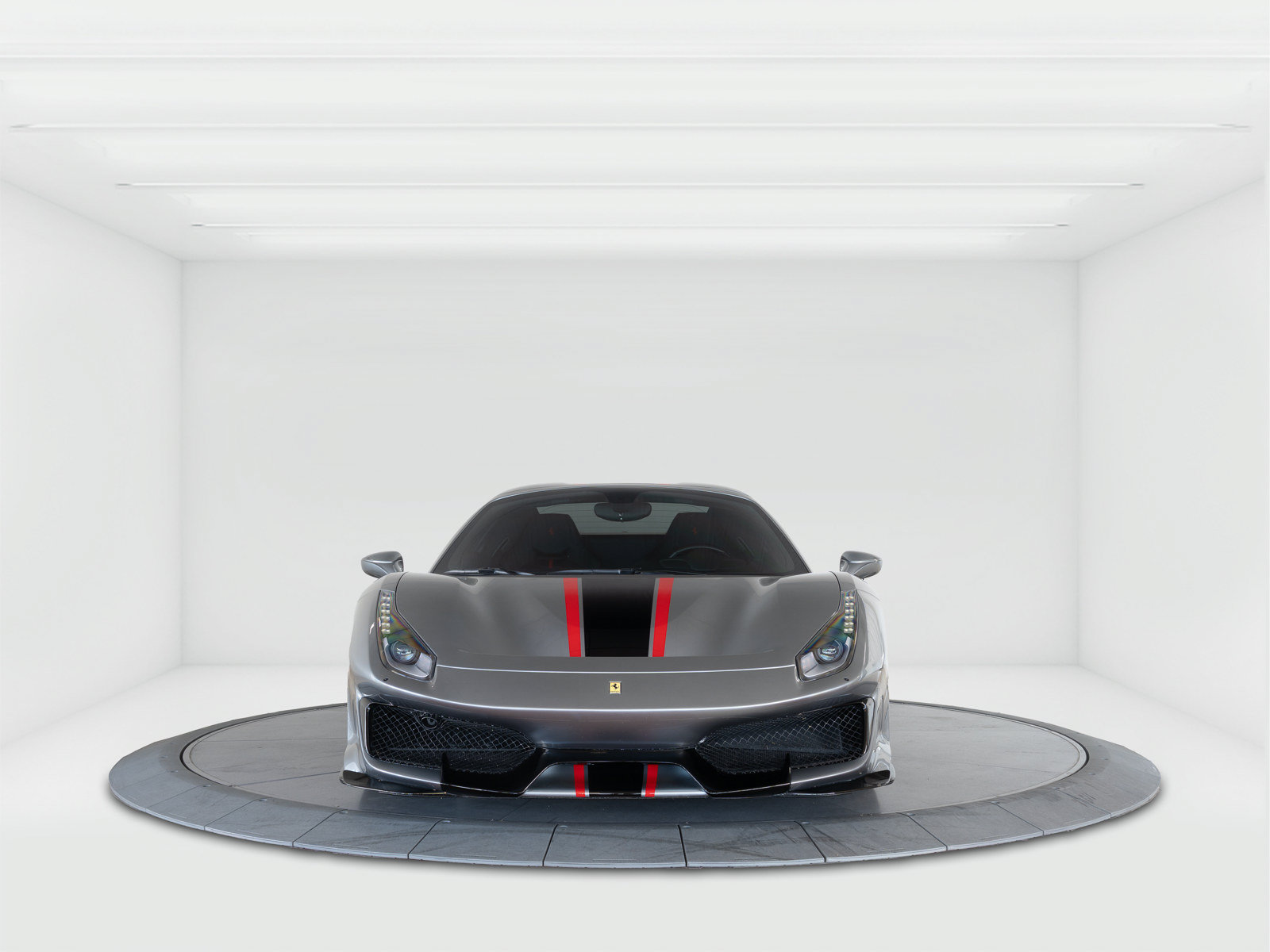 Used 2019 Ferrari 488 Pista Spider RWD image 8