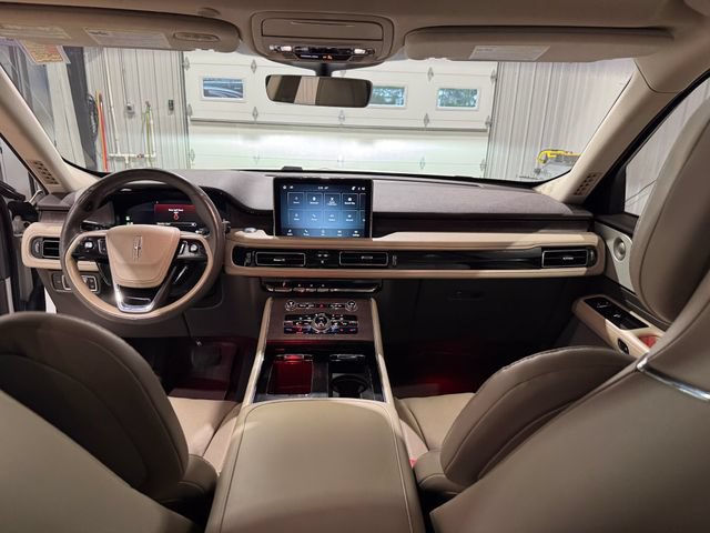 Used 2021 Lincoln Aviator Reserve w/ Equipment Group 202A AWD/4WD image 19