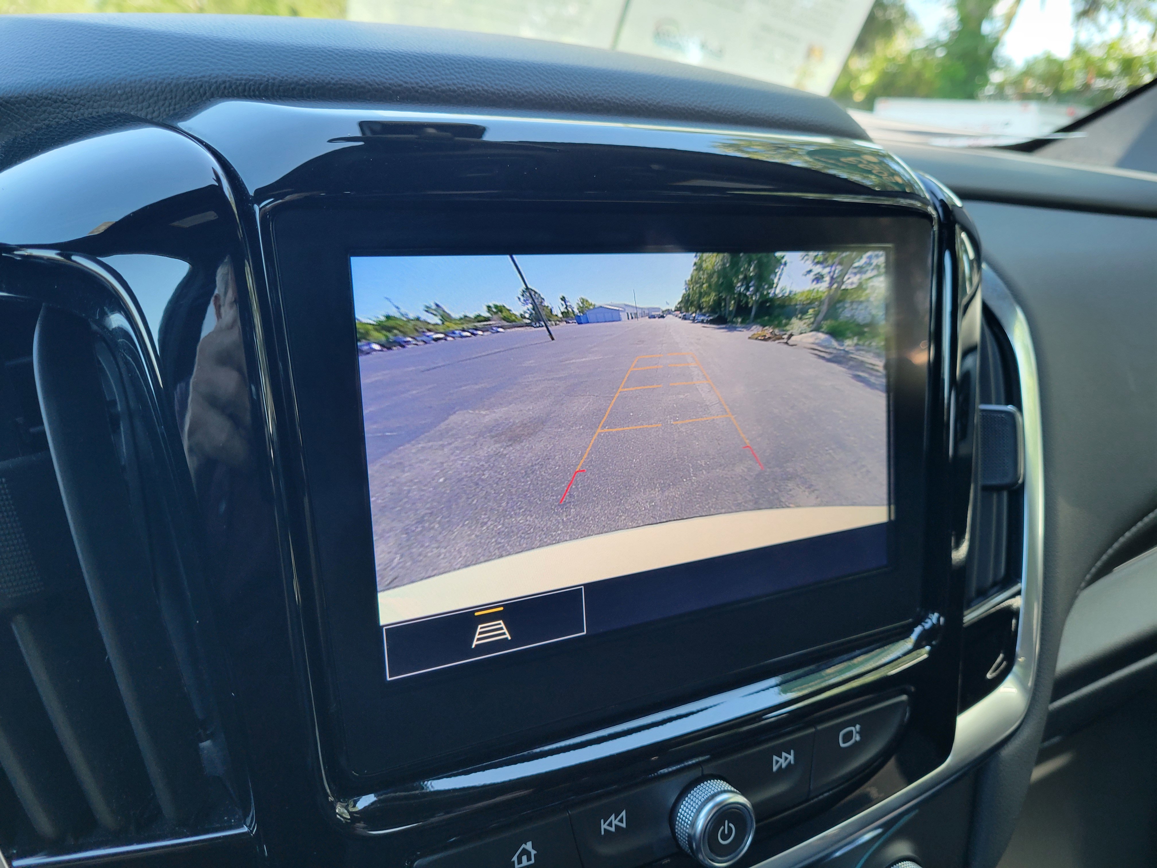 Used 2023 Chevrolet Traverse LT FWD image 22