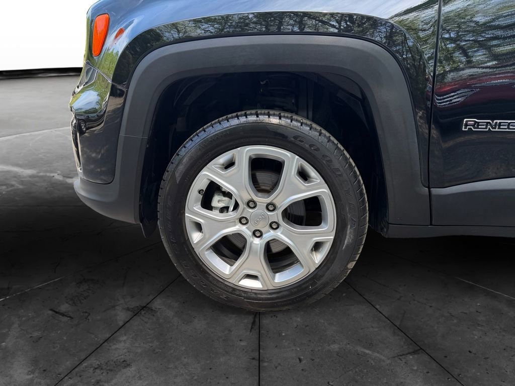 Used 2022 Jeep Renegade Limited image 14