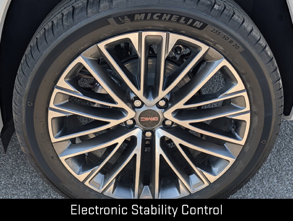 New 2027 GMC Terrain Denali w/ LPO, Floor Liner Package AWD/4WD image 9