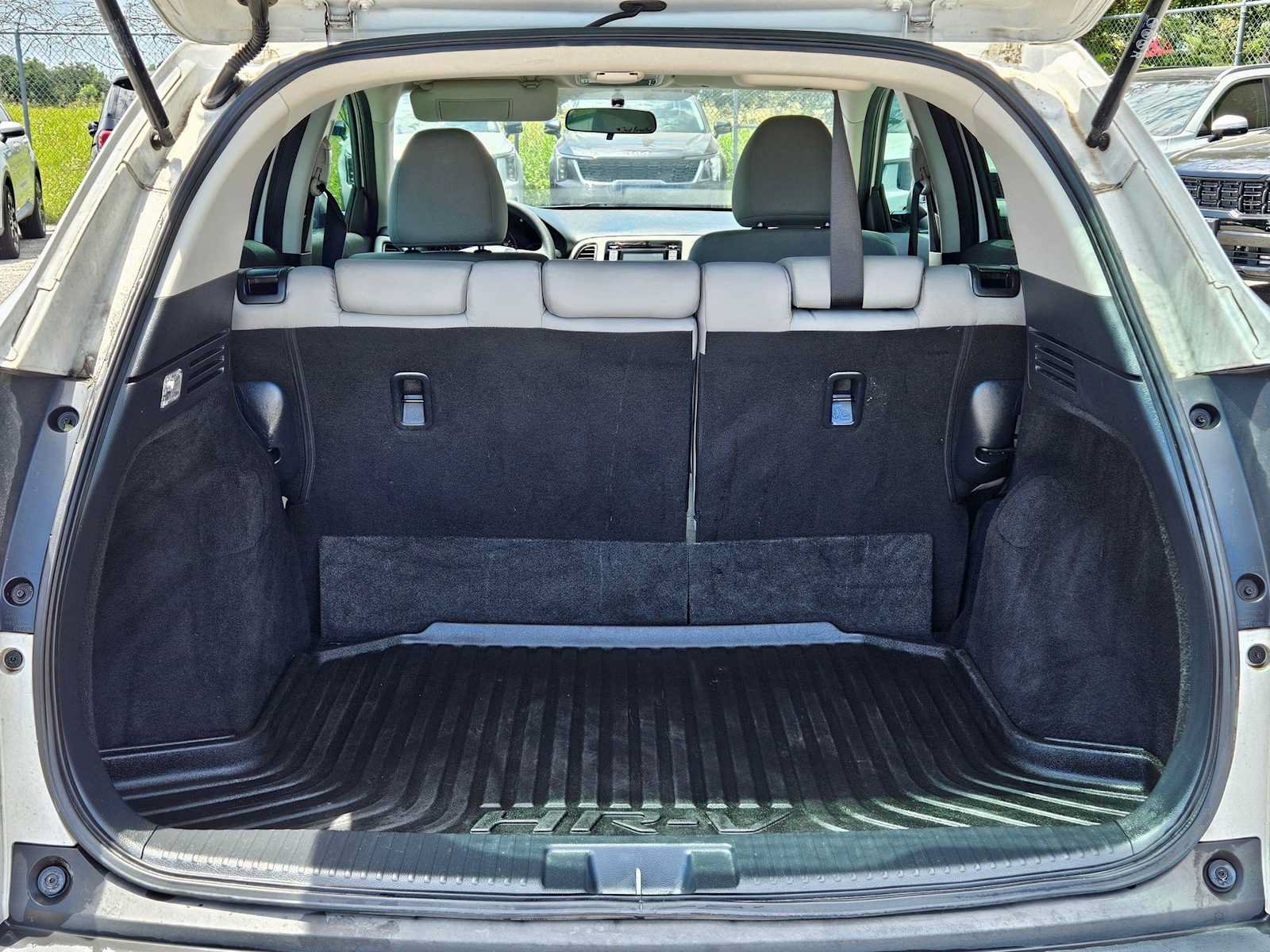 Used 2020 Honda HR-V LX image 31