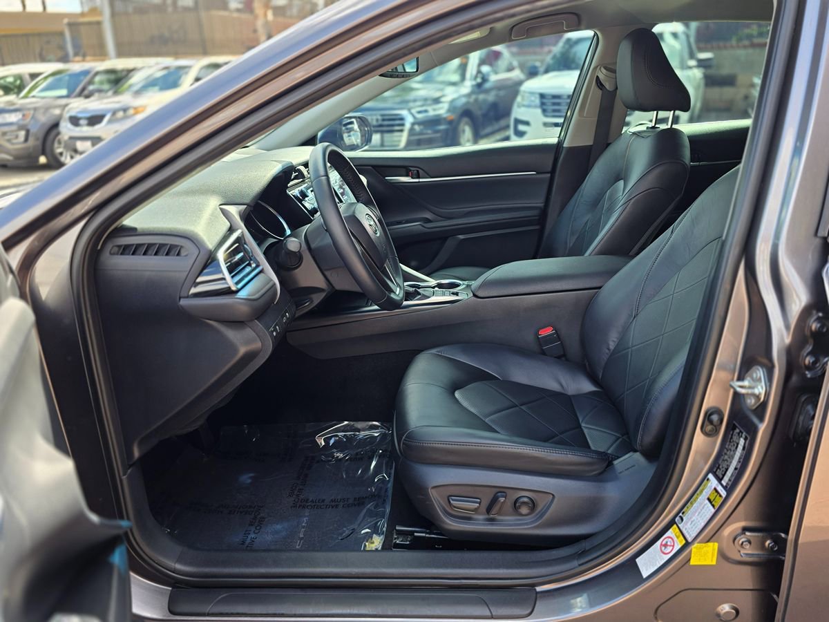 Used 2018 Toyota Camry XLE image 21