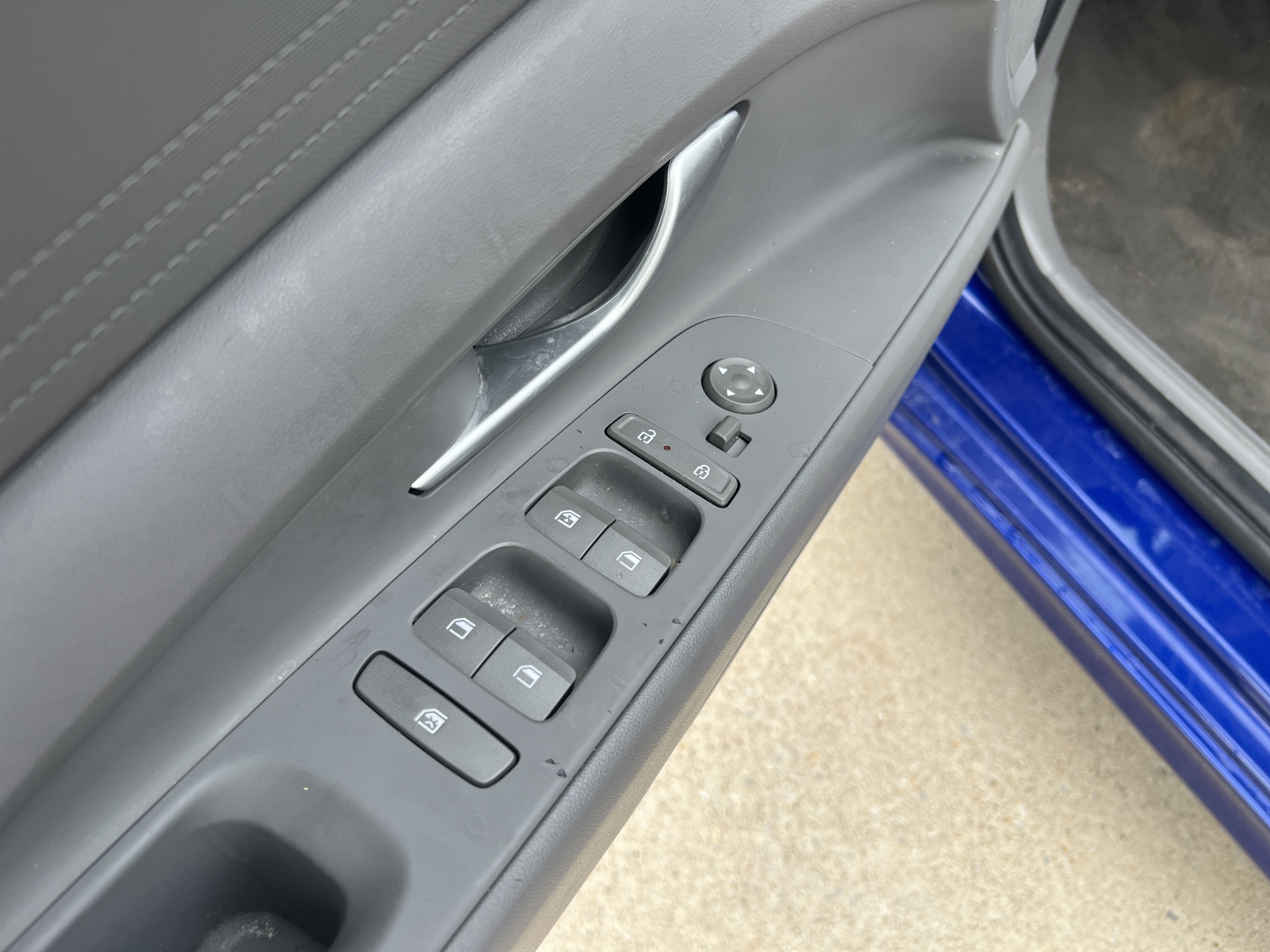 Used 2024 Hyundai Elantra Blue FWD image 14